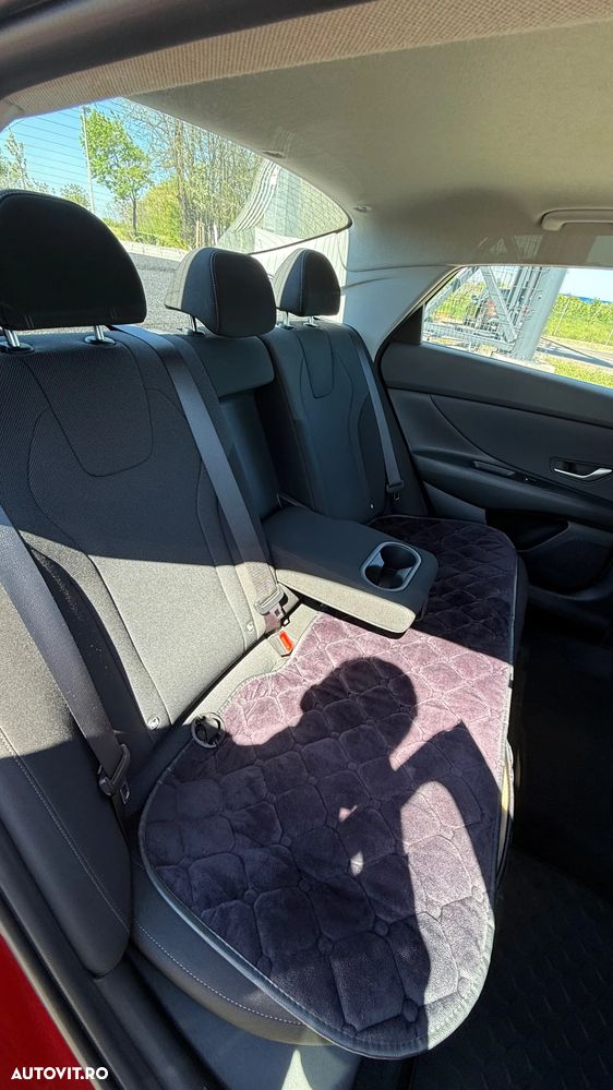 Hyundai Elantra 1.6 l 123 CP 6MT Highway - 12