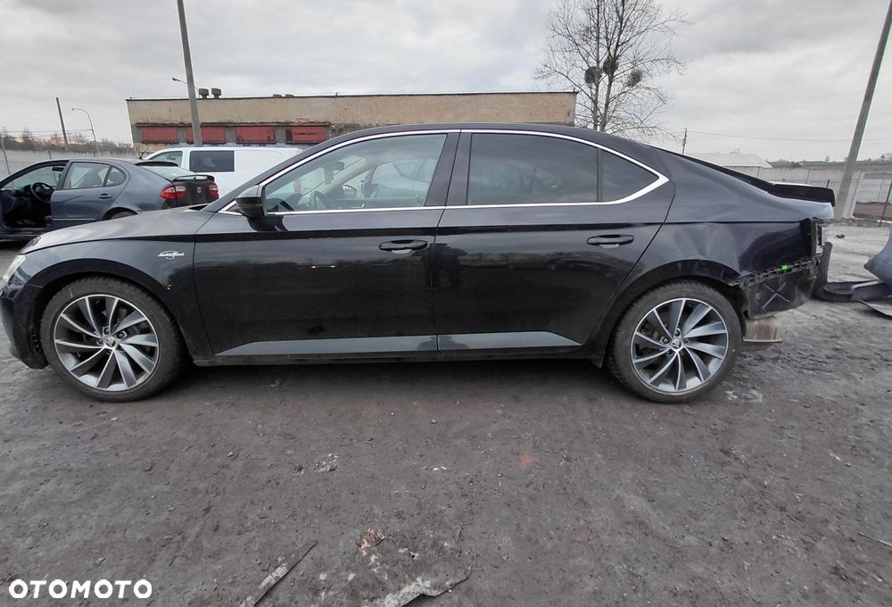 Skoda Superb 1.8 TSI L&K DSG - 4