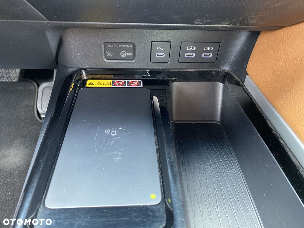 Toyota Camry - 24