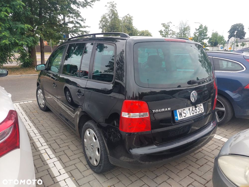 Volkswagen Touran 1.6 Basis - 6