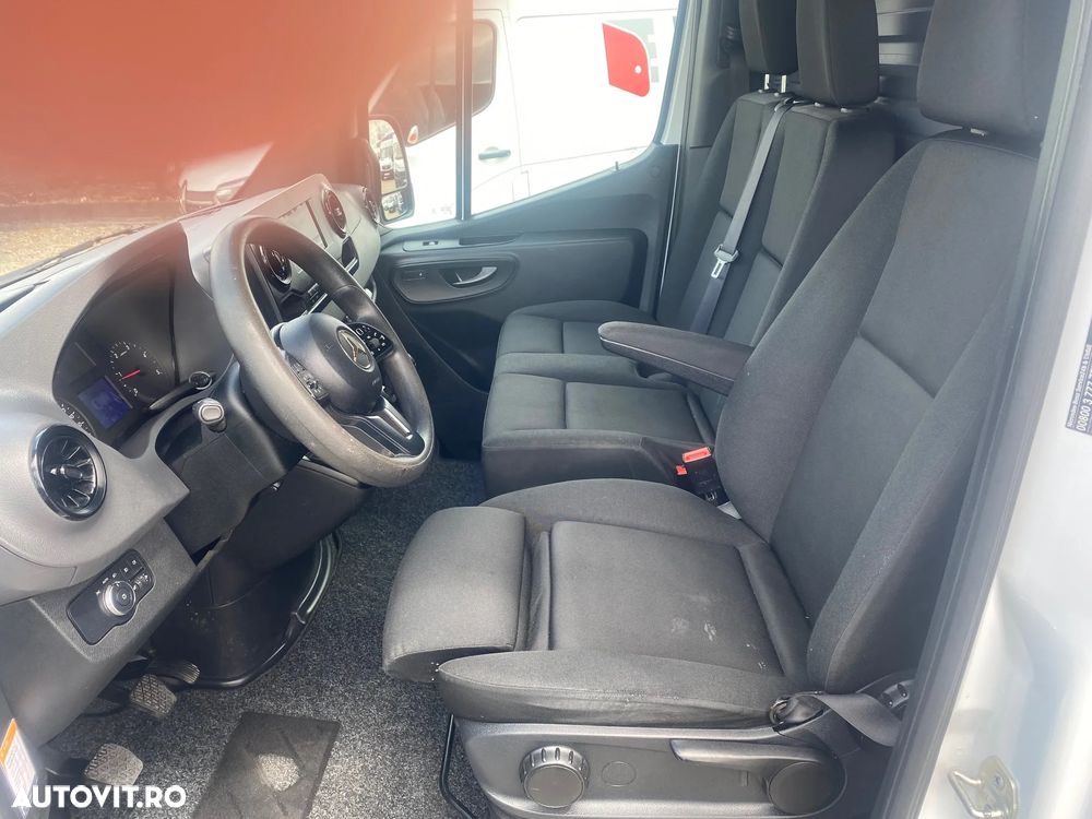 Mercedes-Benz SPRINTER - 23
