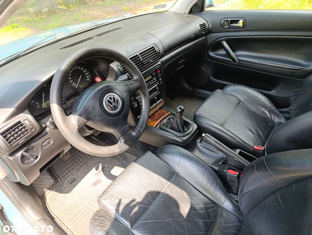 Volkswagen Passat 1.8 - 10