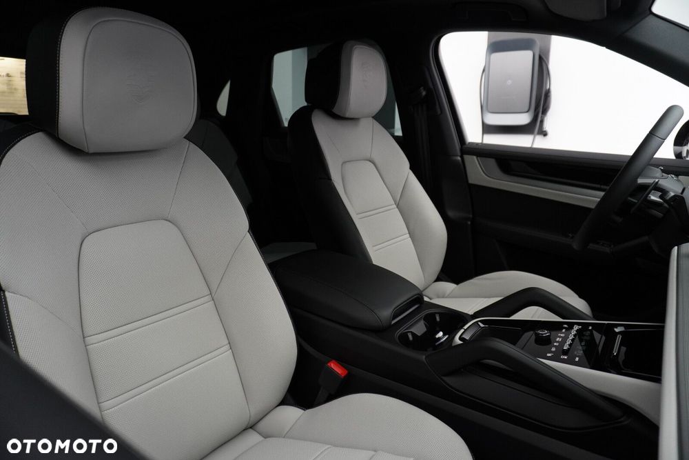 Porsche Cayenne S - 26