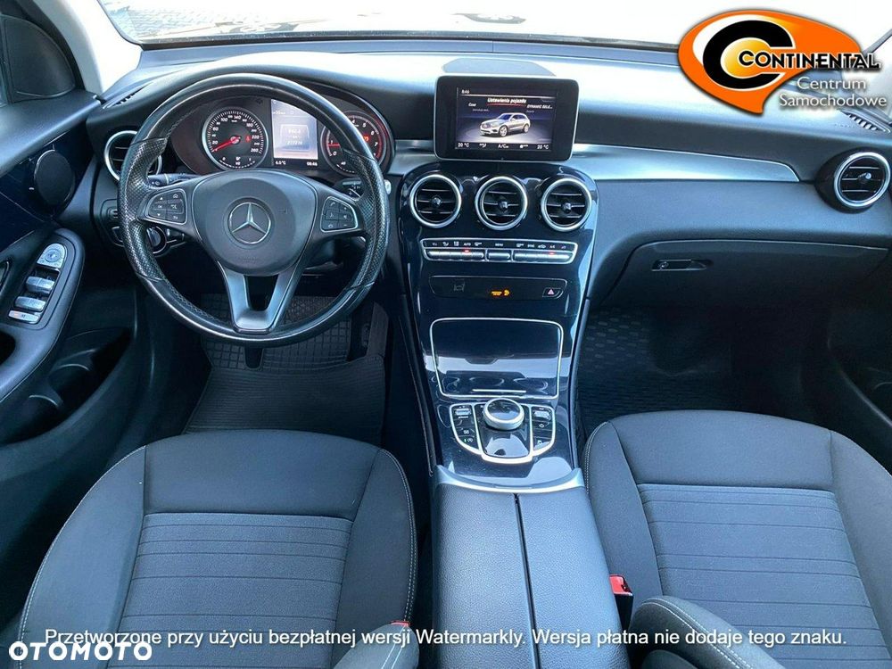 Mercedes-Benz GLC - 12