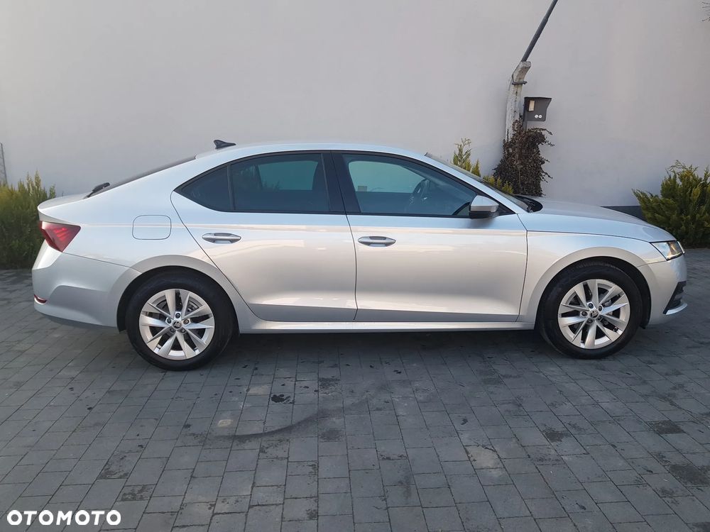 Skoda Octavia ver-1-5-tsi-act-ambition - 12