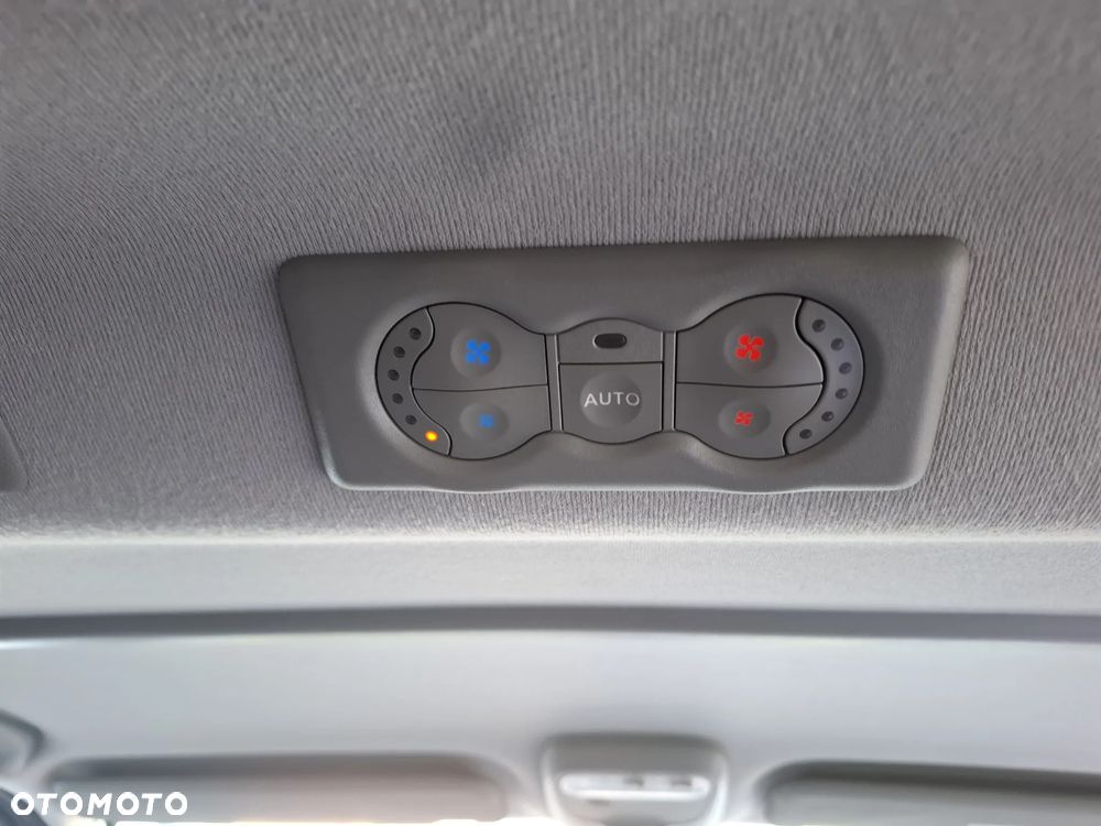 Renault Trafic Grand Passenger Pack Clim - 22