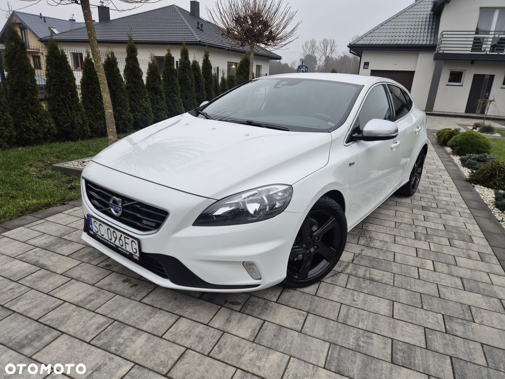 Volvo V40 D2 R Design - 4