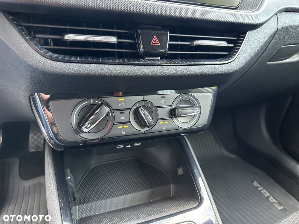Skoda Fabia 1.0 TSI Ambition DSG - 22