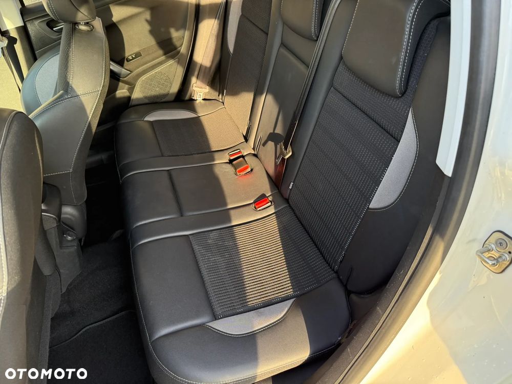 Peugeot 2008 PureTech 130 Allure - 20