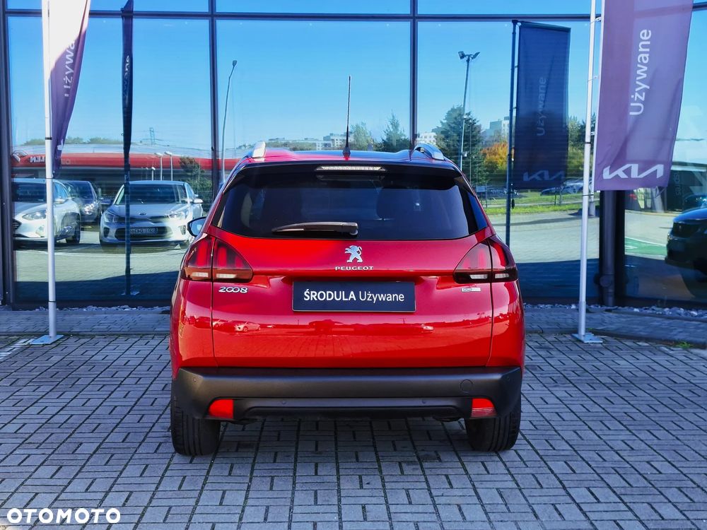 Peugeot 2008 1.2 Pure Tech Style S&S - 6