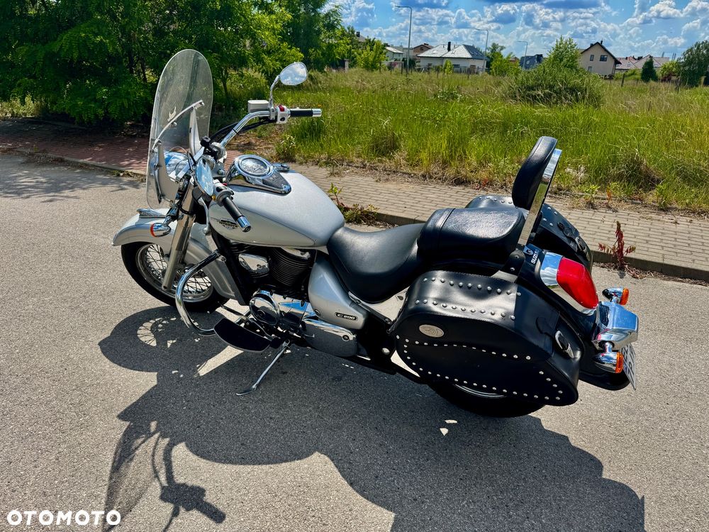 Suzuki Intruder - 2