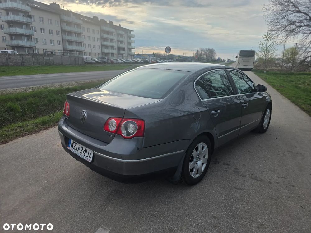 Volkswagen Passat 1.9 TDI Comfortline - 8