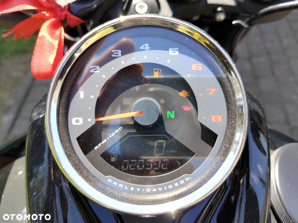 Harley-Davidson Softail Fat Bob - 11