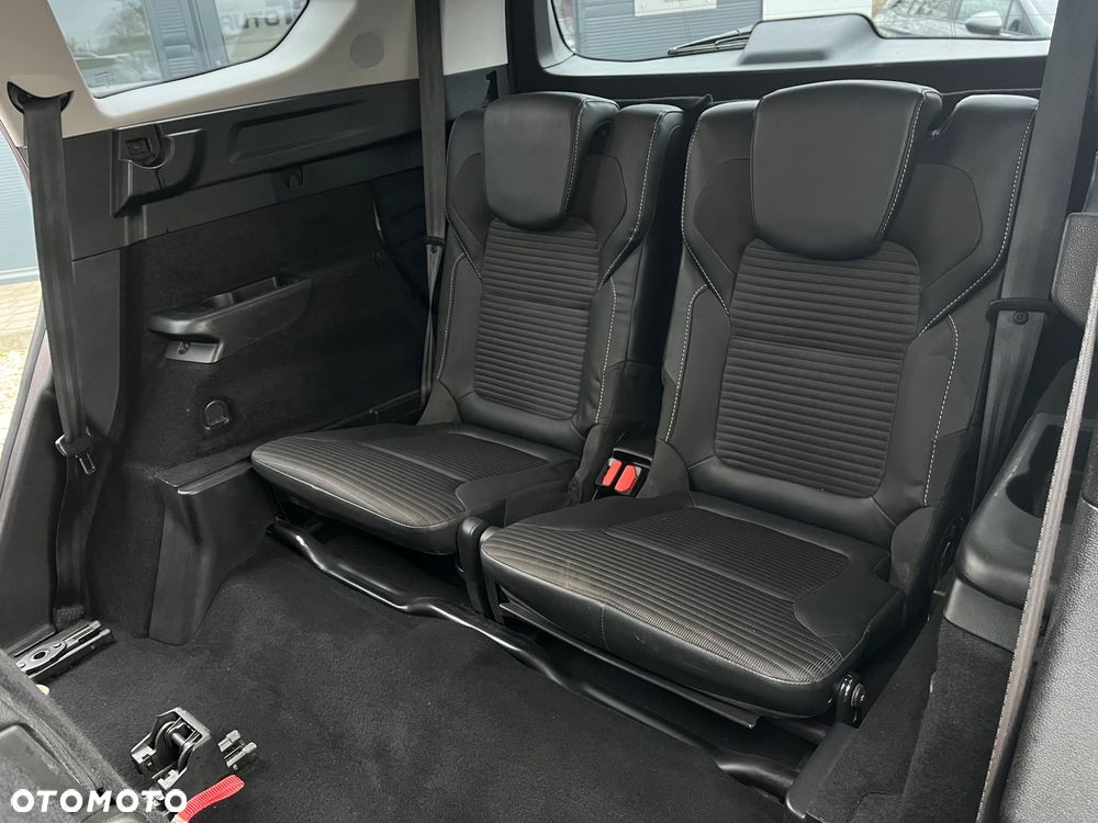 Renault Grand Scenic - 31