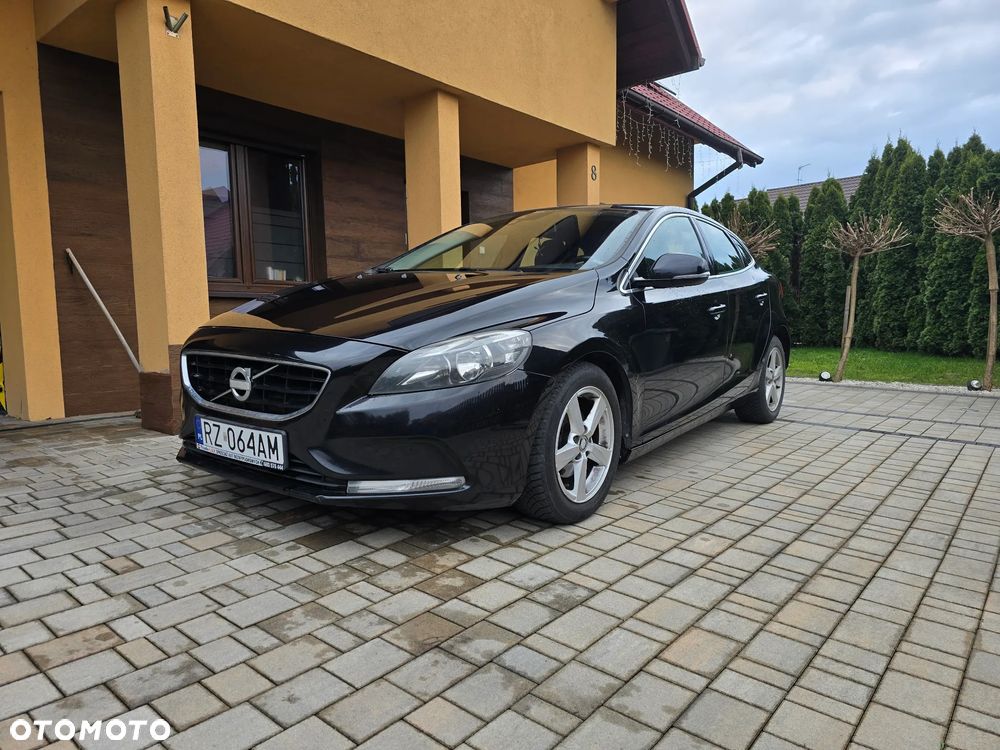 Volvo V40 D2 Momentum - 1