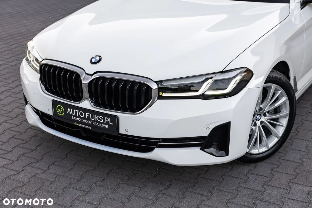 BMW Seria 5 520d xDrive Sport - 3