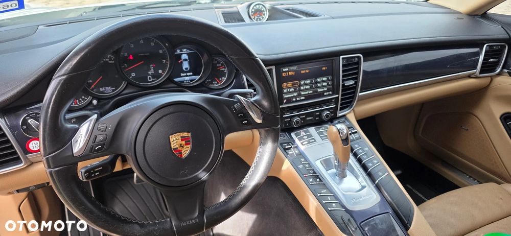 Porsche Panamera PDK - 18