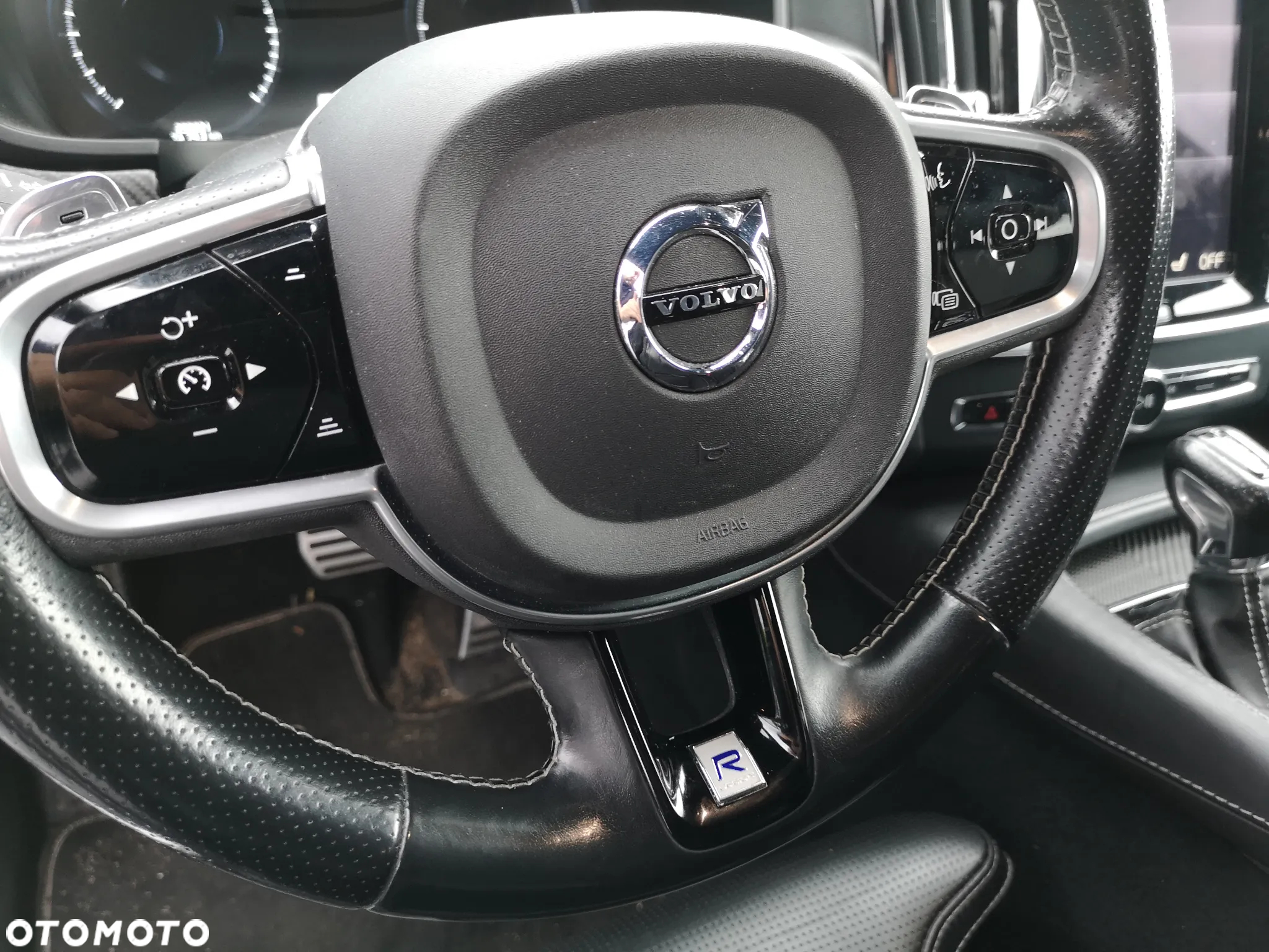 Volvo V90 D4 R-Design - 31