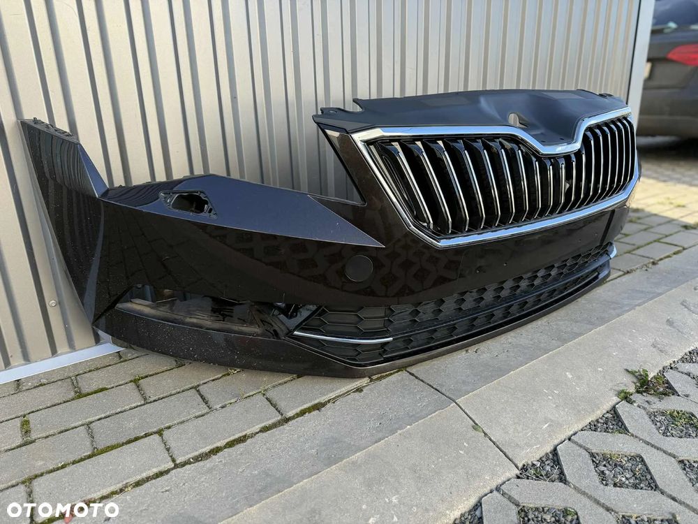 Skoda SuperB III Zderzak Przód Przedni Kompletny 2015-19 LF8V pod Spryski - 2