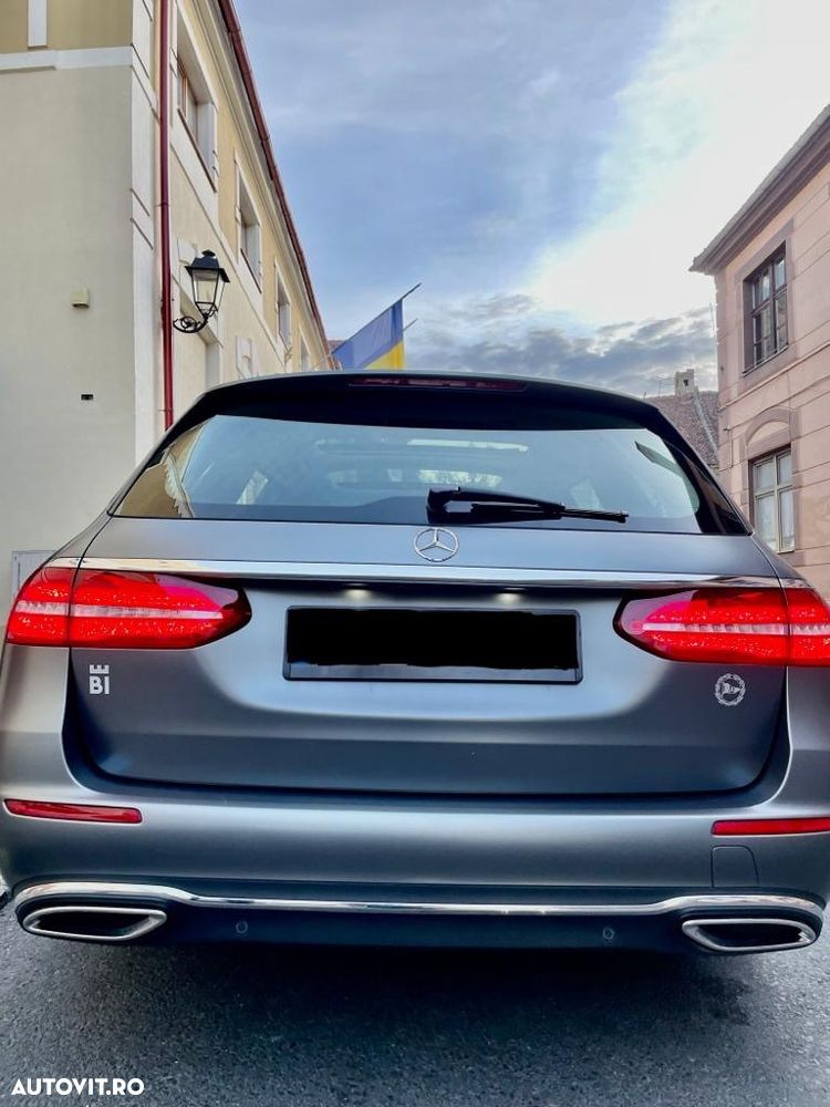 Mercedes-Benz E 220 d T 9G-TRONIC - 4