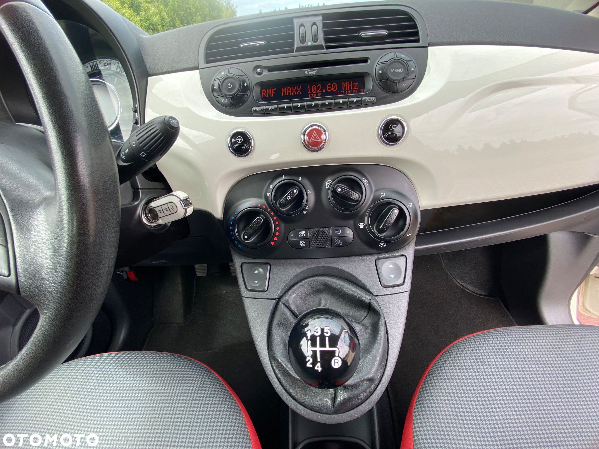 Fiat 500 C 1.2 8V Lounge - 25