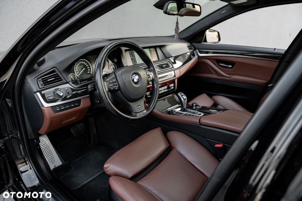 BMW Seria 5 M550d xDrive - 15