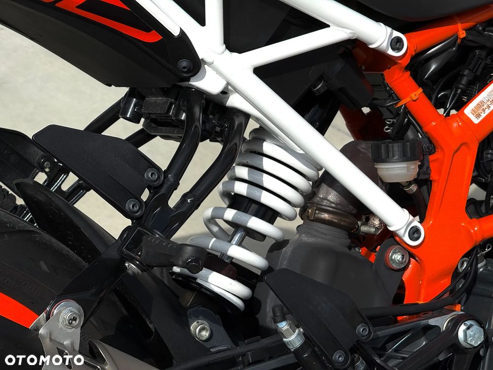 KTM Duke - 16