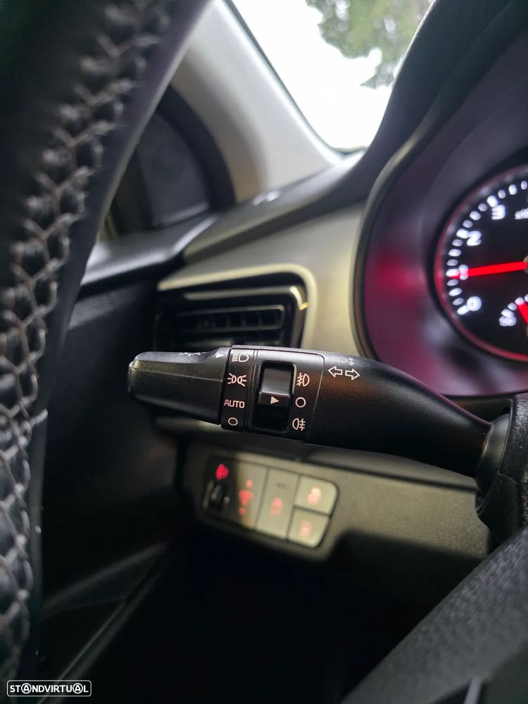 Kia Stonic 1.0 T-GDI Wave - 28