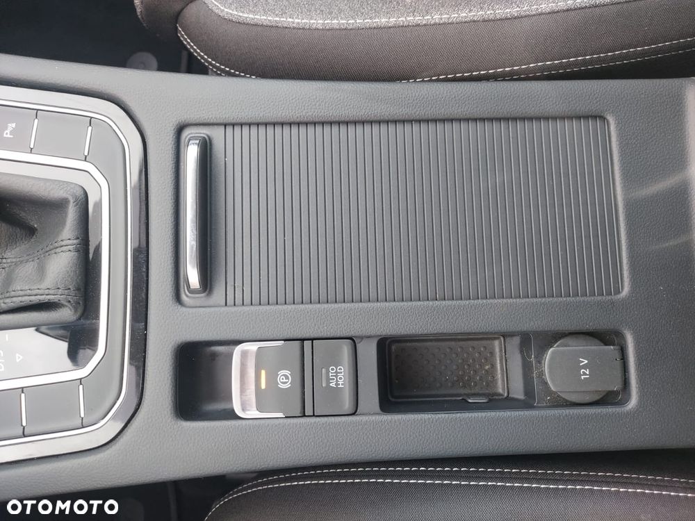 Volkswagen Passat 2.0 TDI SCR DSG Elegance - 20