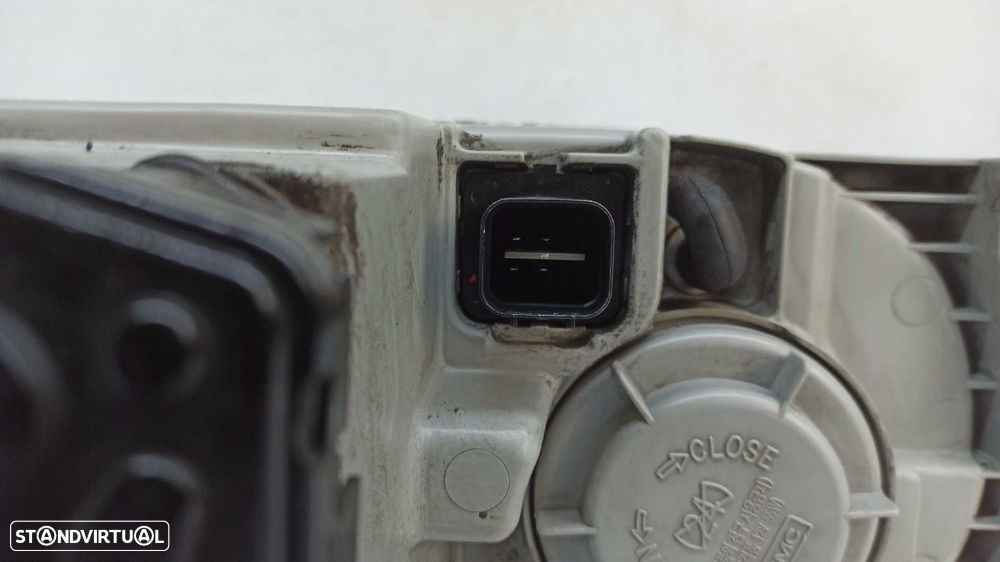 FAROL DIREITO HYUNDAI COUPE (RD) 1.6 FX - 7