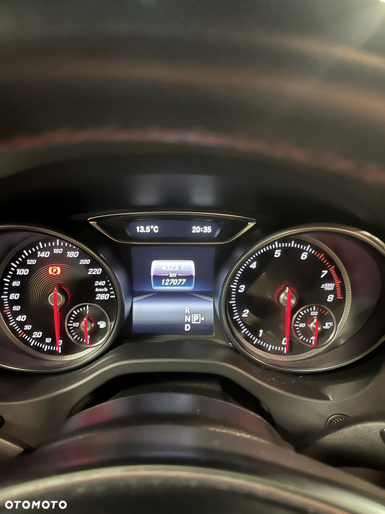 Mercedes-Benz CLA 220 4-Matic AMG Line - 9