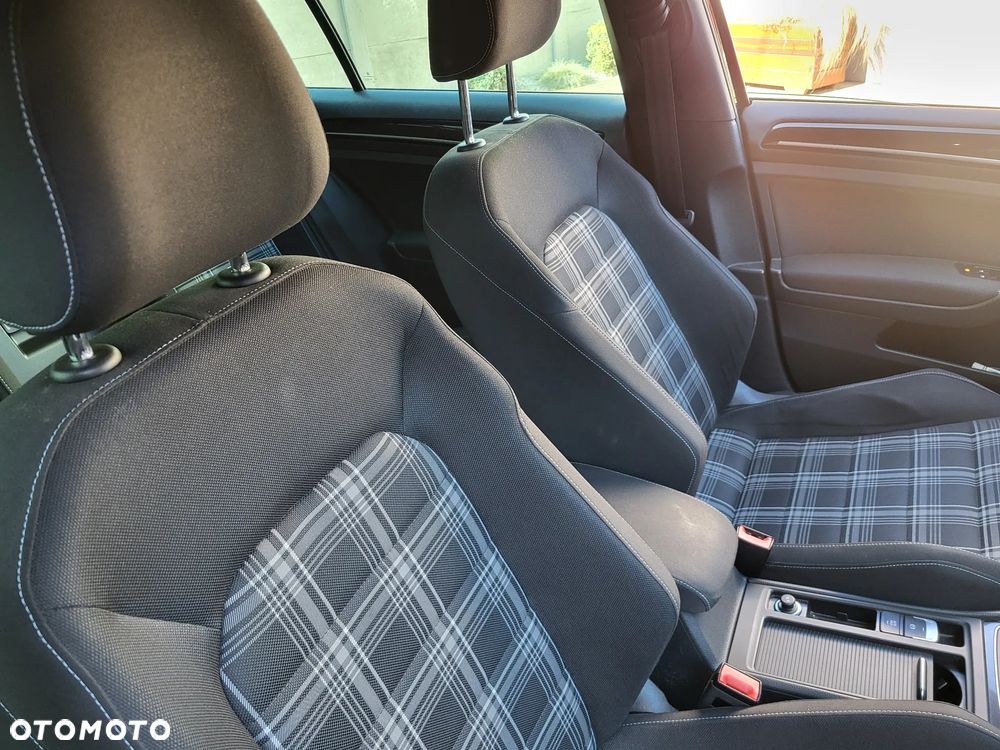 Volkswagen Golf GTD (BlueMotion Technology) DSG - 17