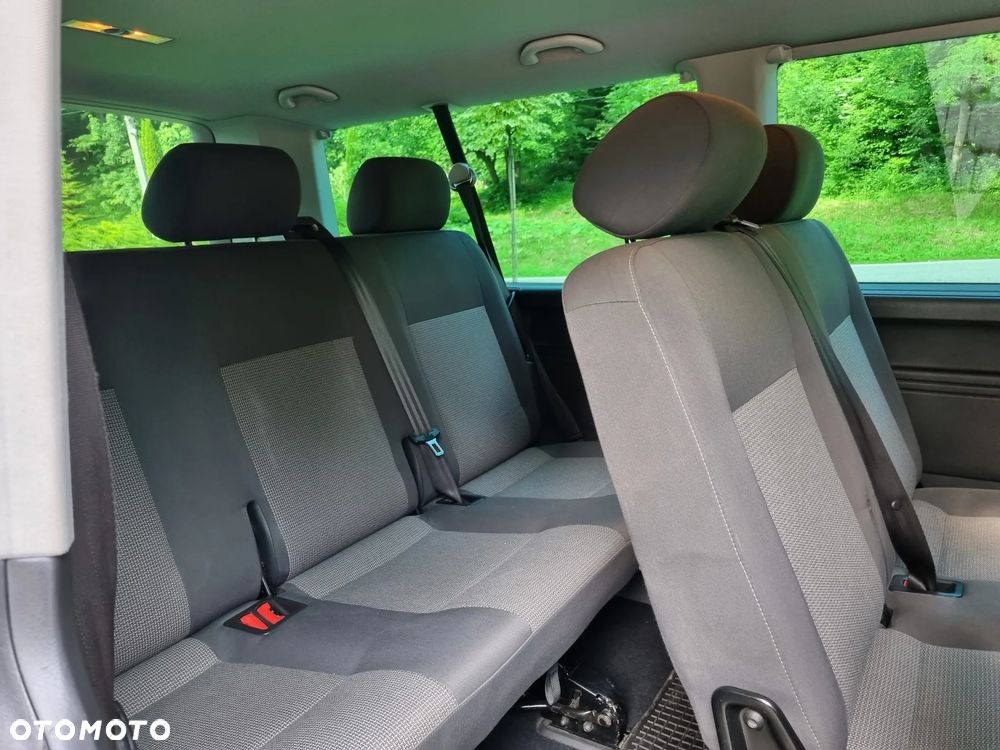Volkswagen Caravelle - 13