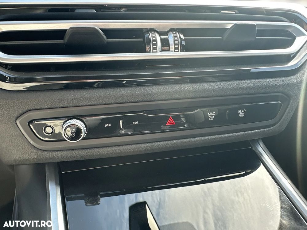 BMW Seria 3 320i xDrive AT - 17