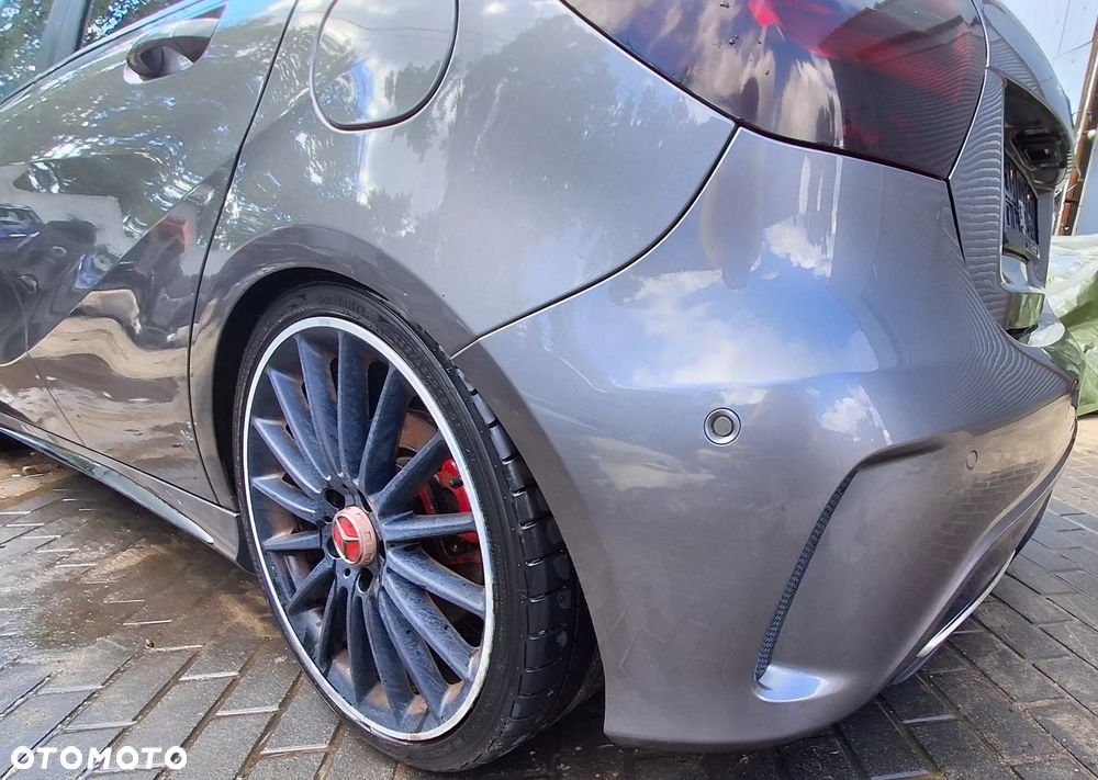MERCEDES A-KLASA W176 TYLNI ZDERZAK AMG LIFT W ORYGINALE W KOLOR 787 Z 2016 ROK NA PDC  BARDZO LADNY - 6