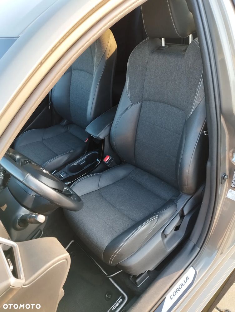 Toyota Corolla 1.8 Hybrid Style - 33