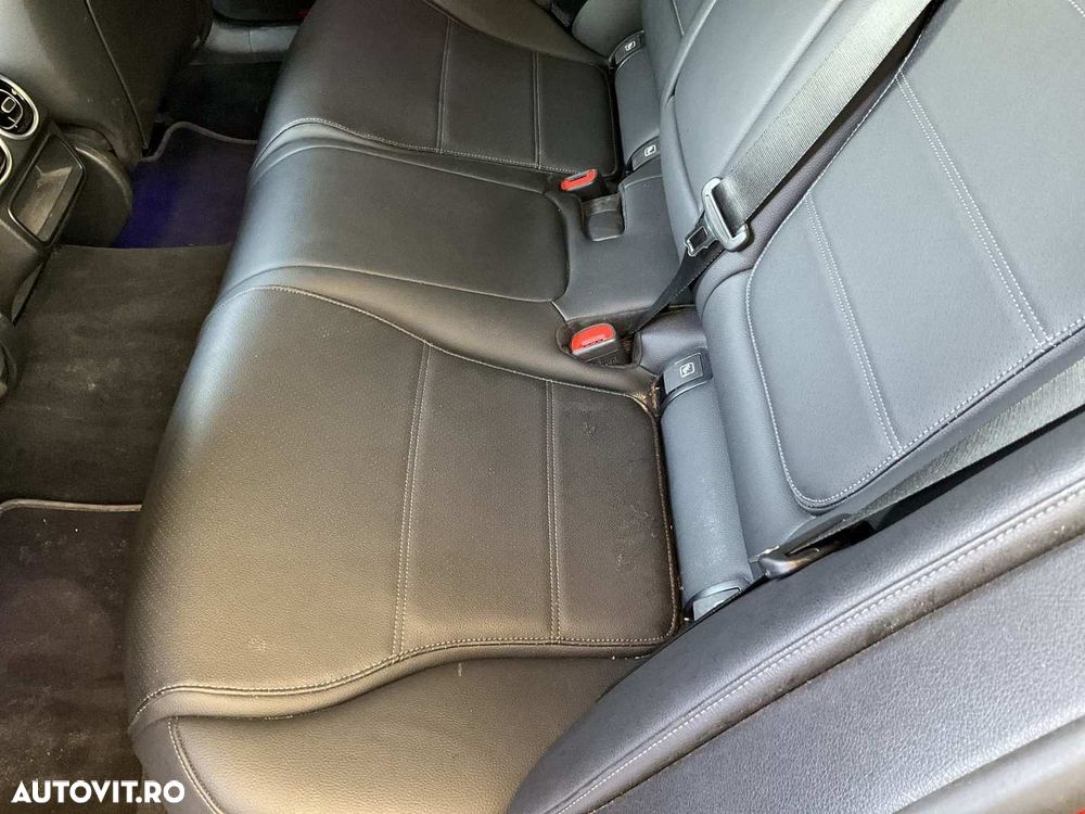 Mercedes-Benz C 300 e 9G-TRONIC AMG Line - 22