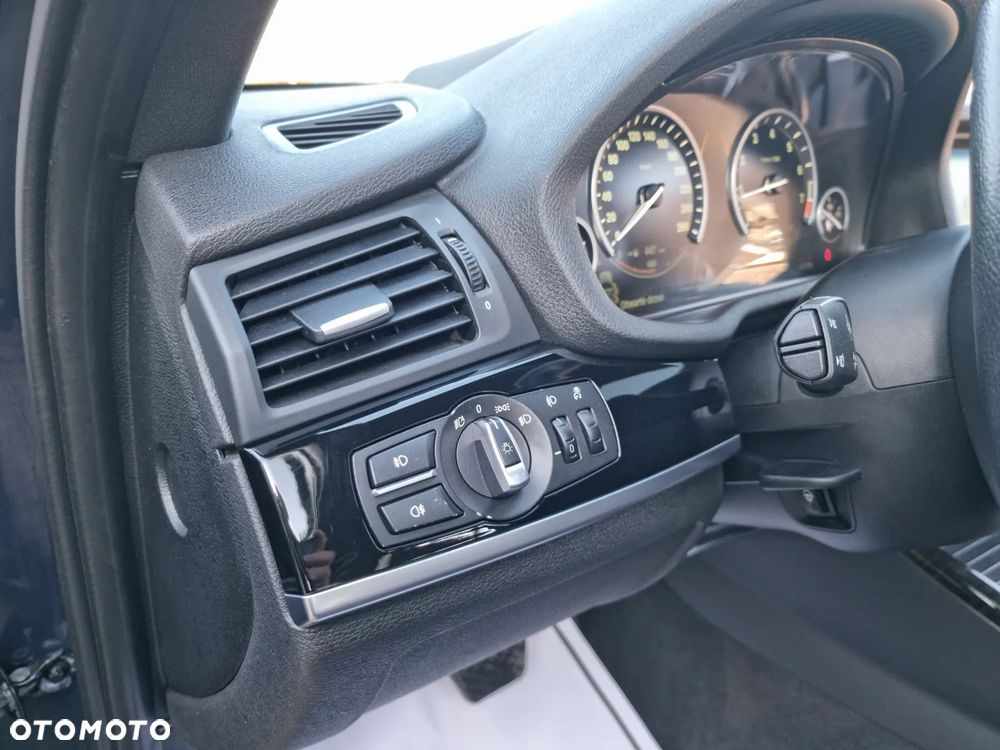 BMW X3 28i xDrive - 16