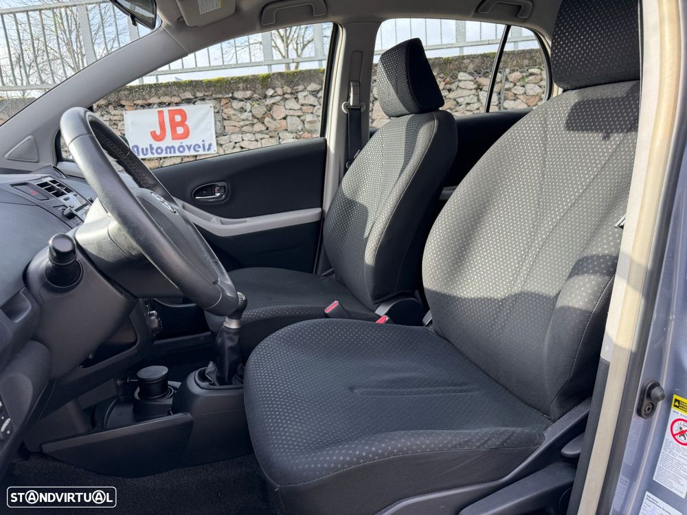 Toyota Yaris 1.0 VVT-i Comfort+AC - 9