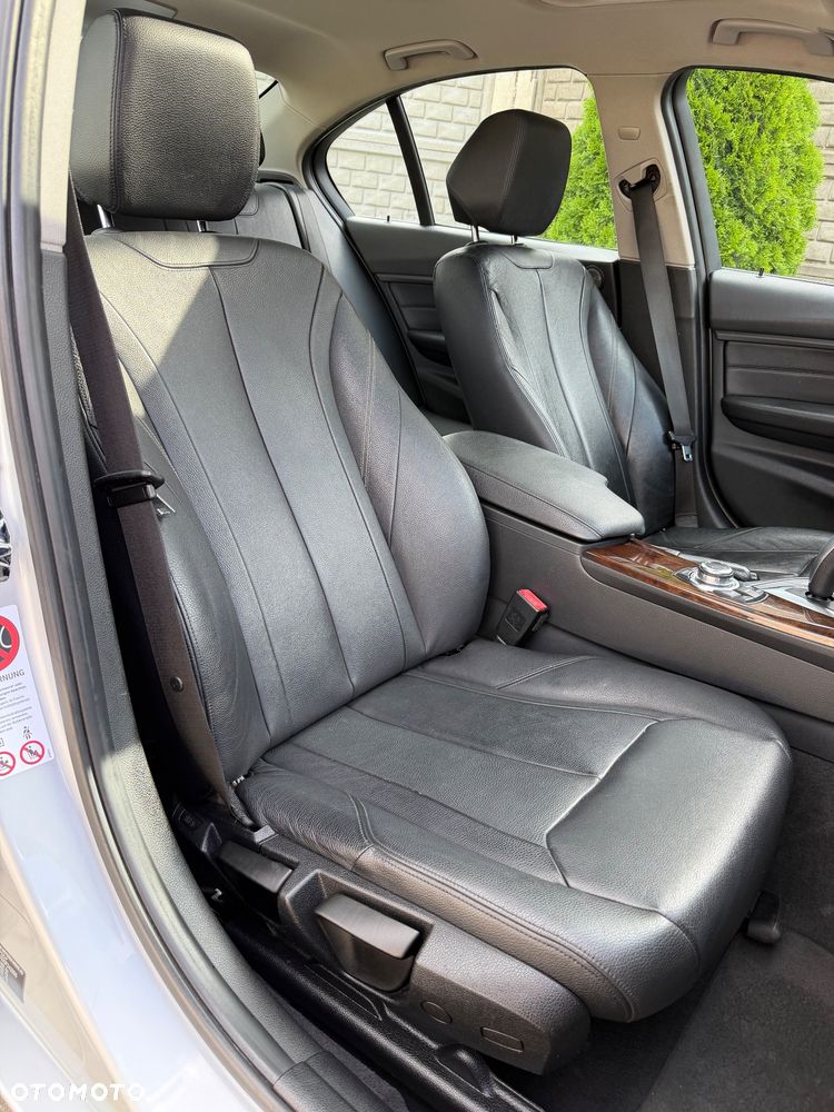 BMW Seria 3 320d Blue Performance Luxury Line - 34