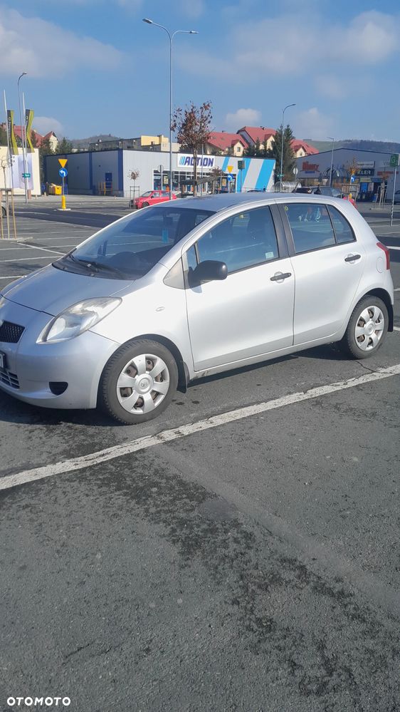 Toyota Yaris 1.3 Luna - 1