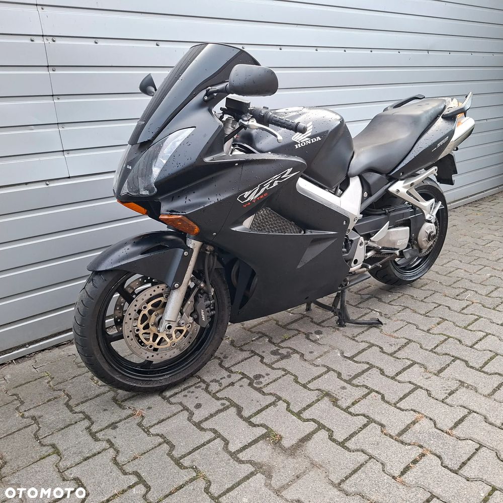 Honda VFR - 6