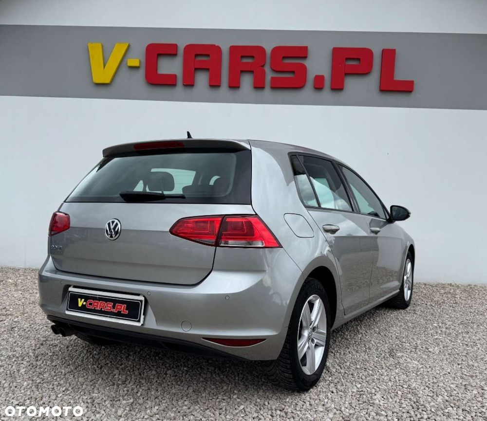Volkswagen Golf - 6