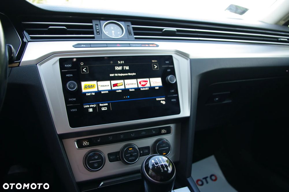 Volkswagen Passat 2.0 TDI (BlueMotion Technology) Comfortline - 3