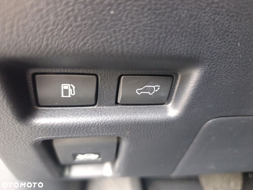 Lexus UX 250h GPF Business 2WD - 16