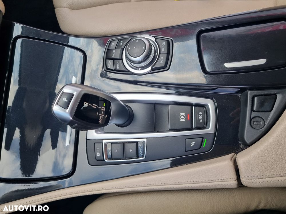 BMW Seria 5 520d Aut. Luxury Line - 17