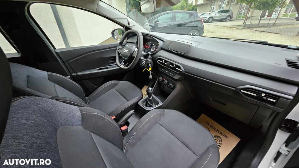 Dacia Logan TCe 100 Essential - 16