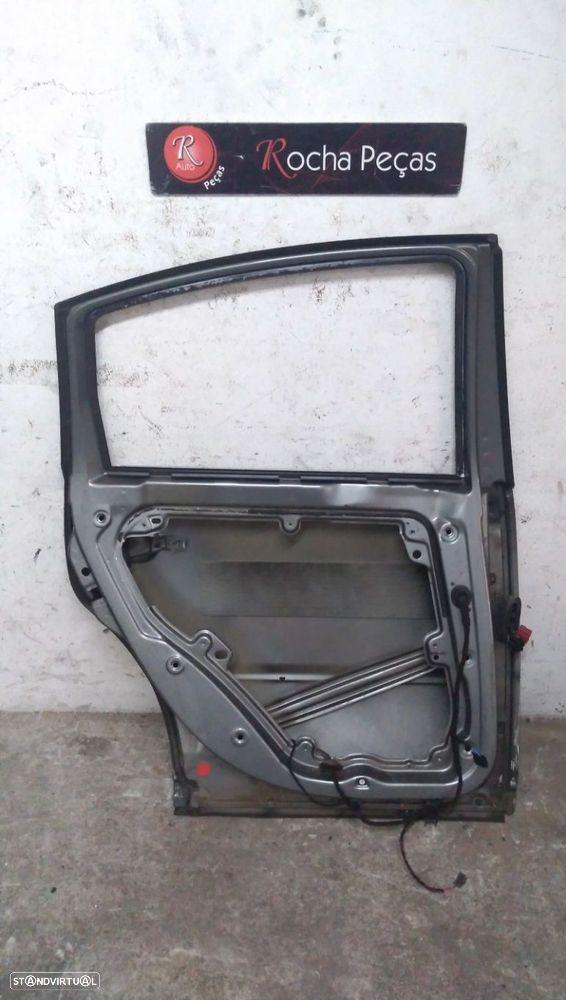 Porta Trás Esq Volkswagen Passat (3B3) - 4