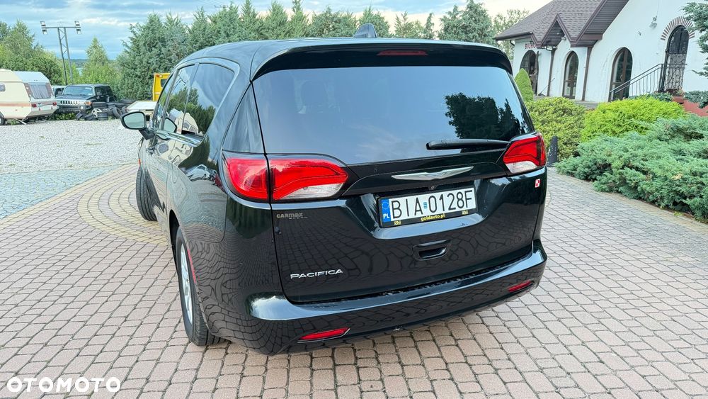 Chrysler Pacifica - 22