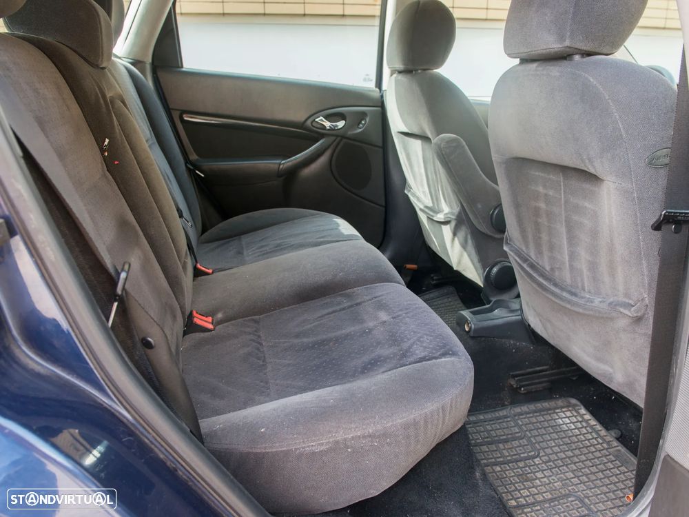 Ford Focus SW 1.8 TDdi Ghia - 18